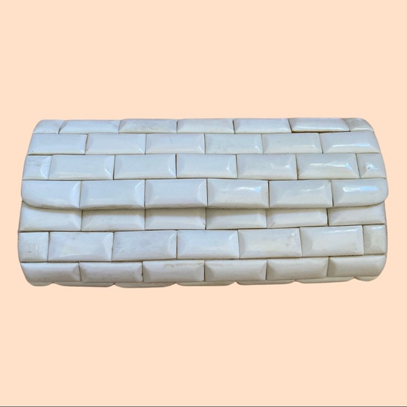 Glorinha Paranagua white bone clutch - Picture 1 of 3